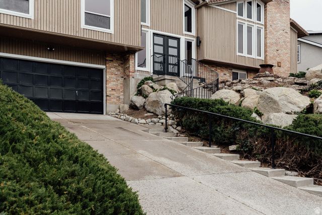 10077 S MAJESTIC CANYON RD, Sandy, UT 84092