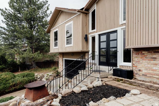 10077 S MAJESTIC CANYON RD, Sandy, UT 84092