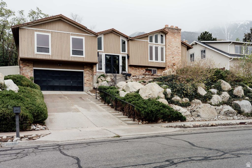 10077 S MAJESTIC CANYON RD, Sandy, UT 84092
