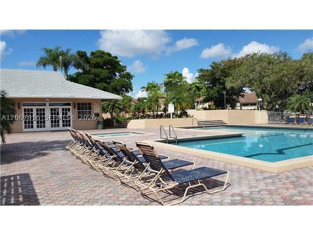 2091 NW 96th Ter 13M, Pembroke Pines, FL 33024