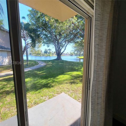 2091 NW 96th Ter 13M, Pembroke Pines, FL 33024