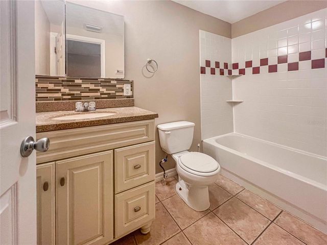 2137 ROSELAWN STREET A, Sarasota, FL 34231