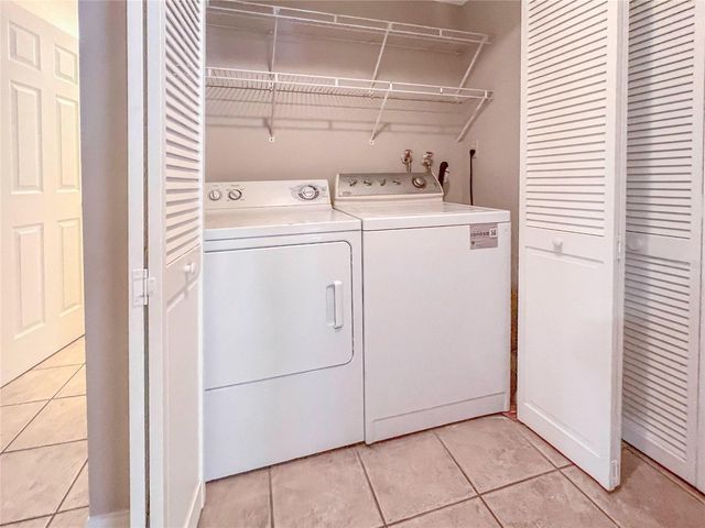 2137 ROSELAWN STREET A, Sarasota, FL 34231
