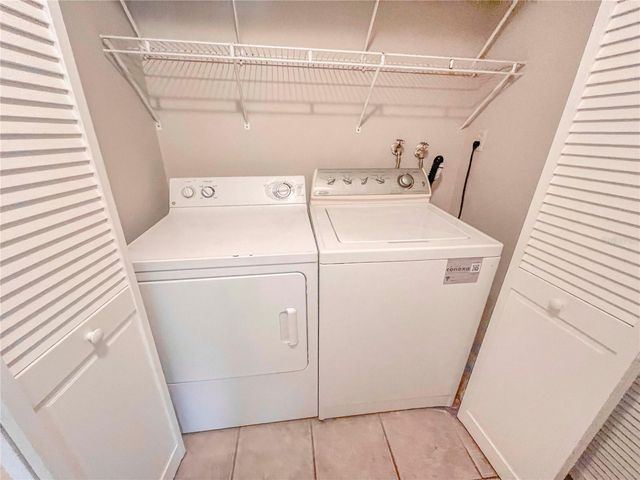 2137 ROSELAWN STREET A, Sarasota, FL 34231
