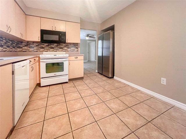 2137 ROSELAWN STREET A, Sarasota, FL 34231