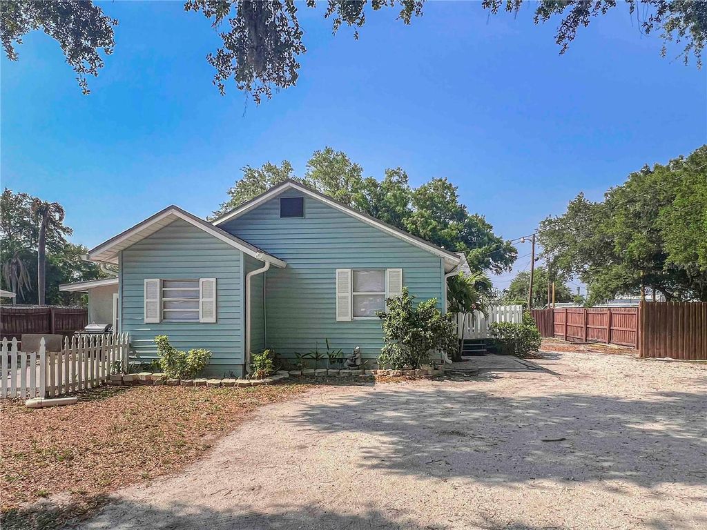 2137 ROSELAWN STREET A, Sarasota, FL 34231