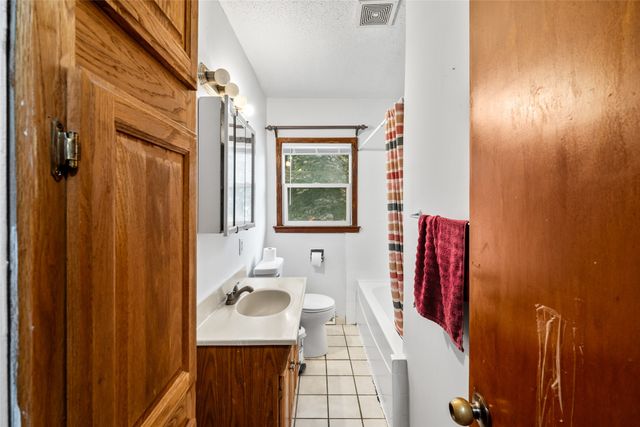 2524 Boston Avenue, Des Moines, IA 50310