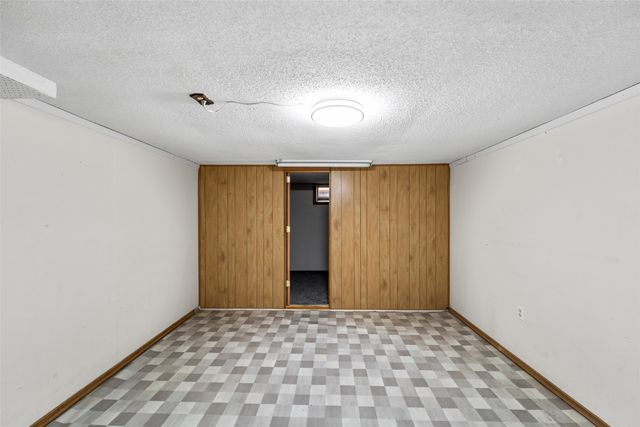 2524 Boston Avenue, Des Moines, IA 50310