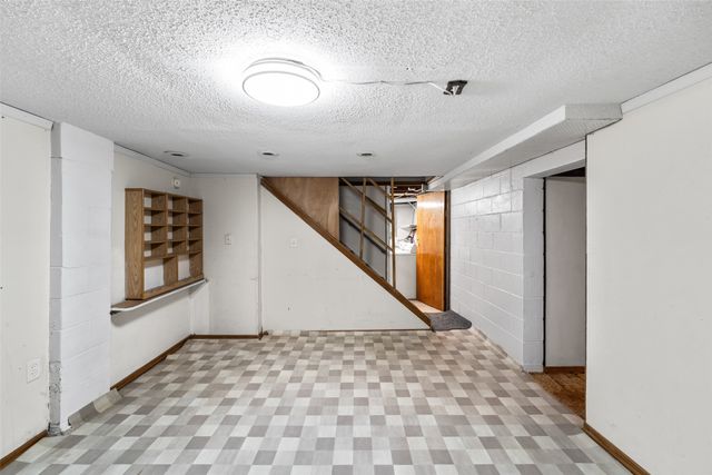 2524 Boston Avenue, Des Moines, IA 50310