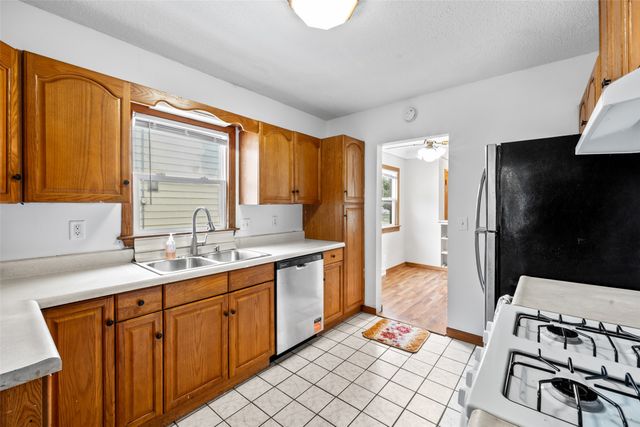 2524 Boston Avenue, Des Moines, IA 50310