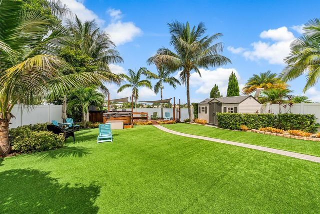 3120 Cape Circle, Margate, FL 33063