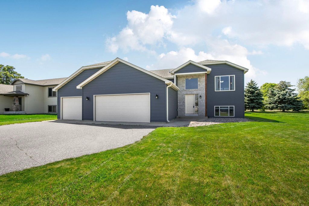 1513 Killdeer Avenue, Sartell, MN 56377