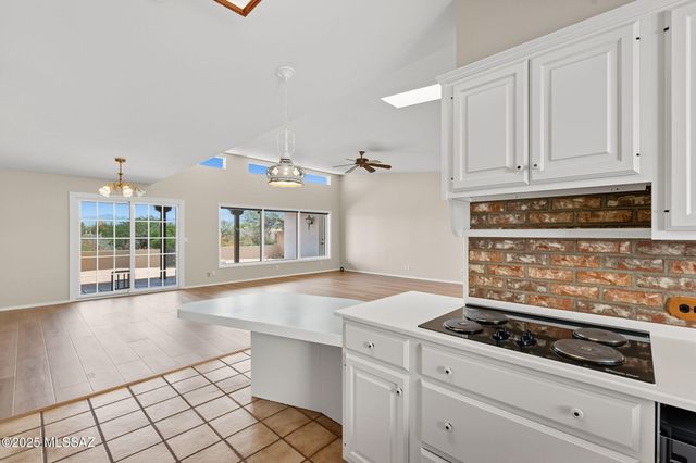 641 S Los Diamantes, Green Valley, AZ 85614