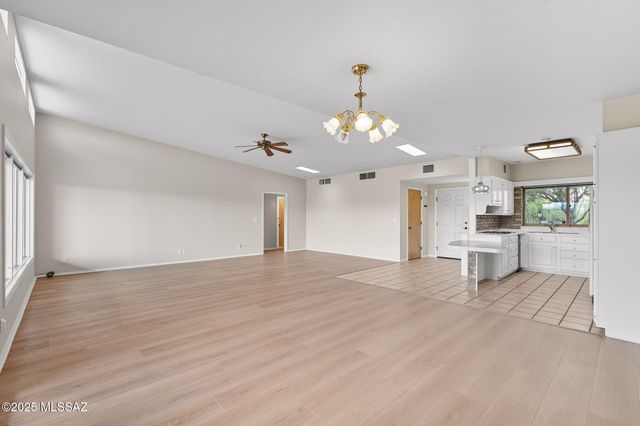 641 S Los Diamantes, Green Valley, AZ 85614