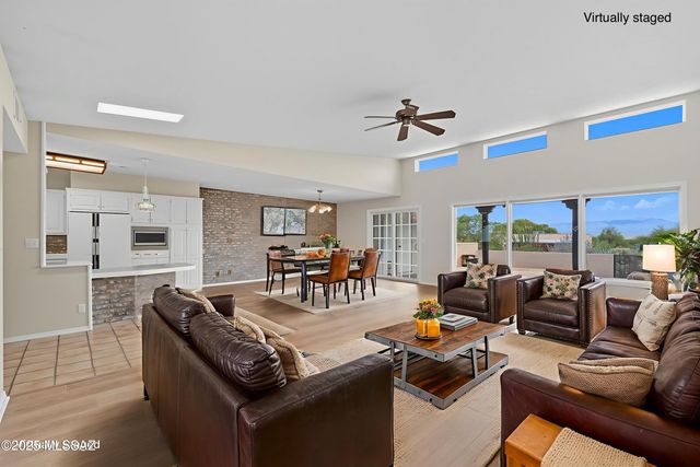 641 S Los Diamantes, Green Valley, AZ 85614