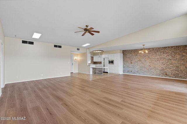 641 S Los Diamantes, Green Valley, AZ 85614