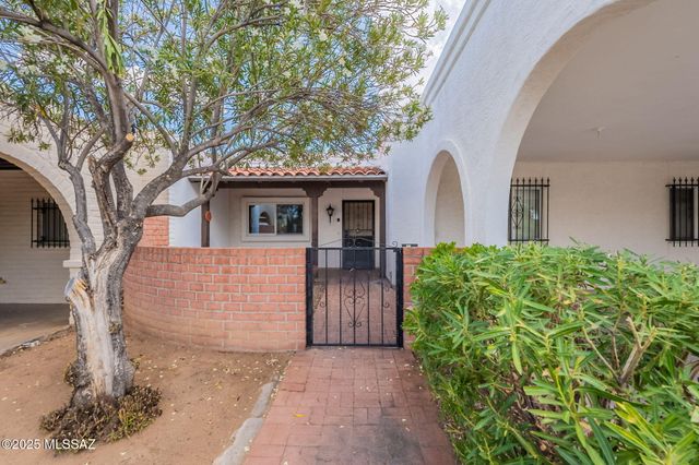 641 S Los Diamantes, Green Valley, AZ 85614