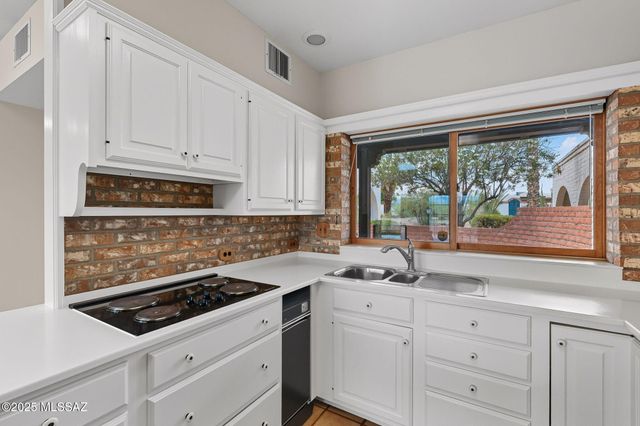 641 S Los Diamantes, Green Valley, AZ 85614