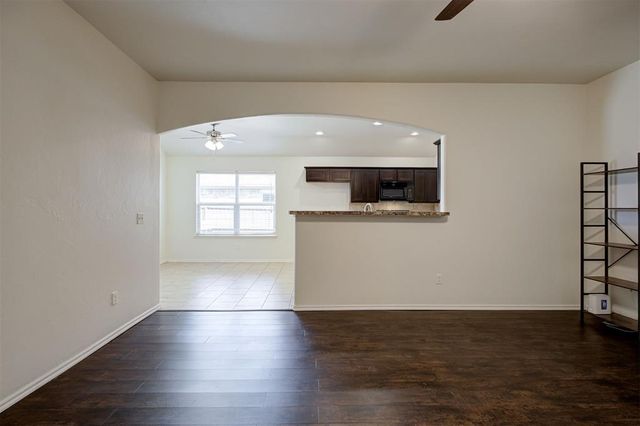 2801 Thompson Farm Lane, Yukon, OK 73099