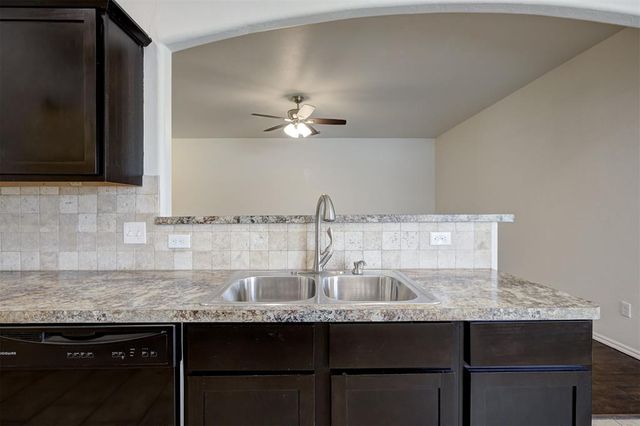 2801 Thompson Farm Lane, Yukon, OK 73099