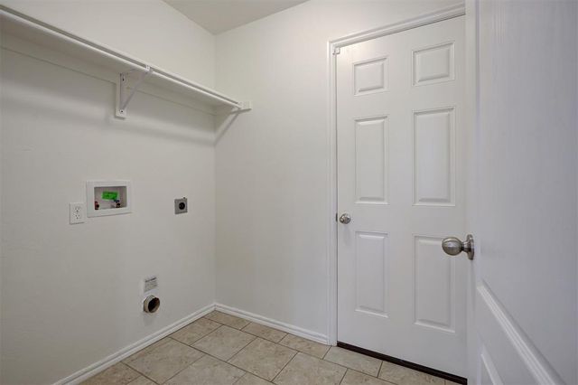 2801 Thompson Farm Lane, Yukon, OK 73099