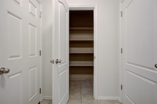 2801 Thompson Farm Lane, Yukon, OK 73099