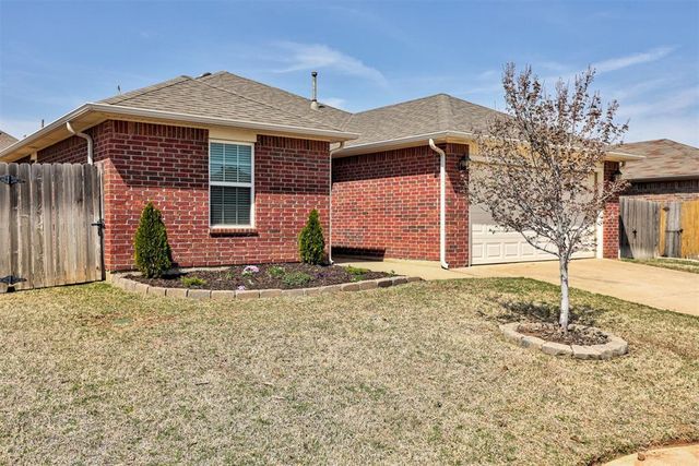 2801 Thompson Farm Lane, Yukon, OK 73099
