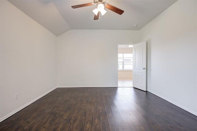 2801 Thompson Farm Lane, Yukon, OK 73099