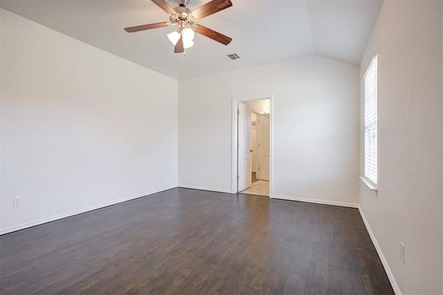 2801 Thompson Farm Lane, Yukon, OK 73099