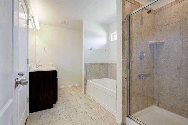 2801 Thompson Farm Lane, Yukon, OK 73099