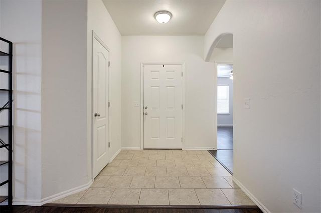 2801 Thompson Farm Lane, Yukon, OK 73099