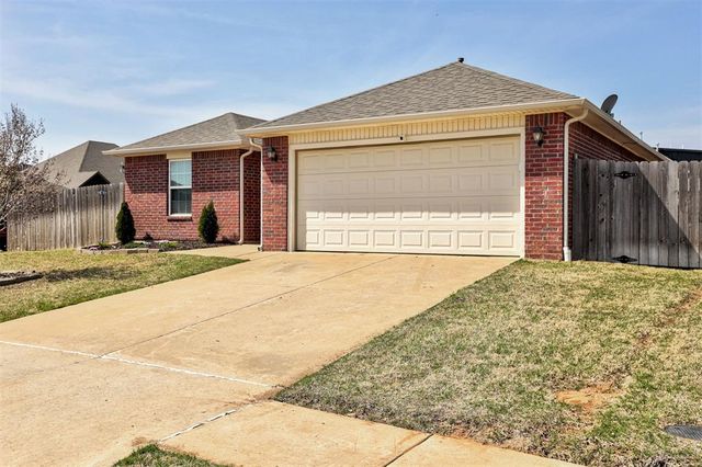 2801 Thompson Farm Lane, Yukon, OK 73099