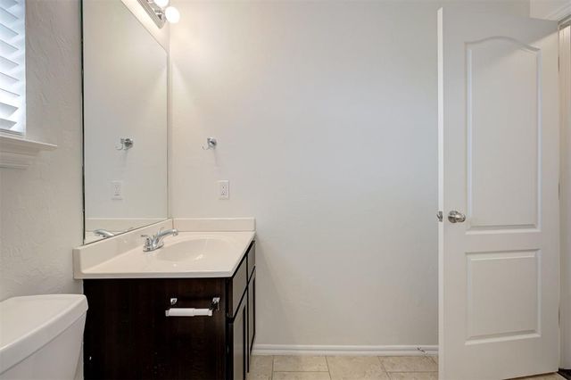 2801 Thompson Farm Lane, Yukon, OK 73099