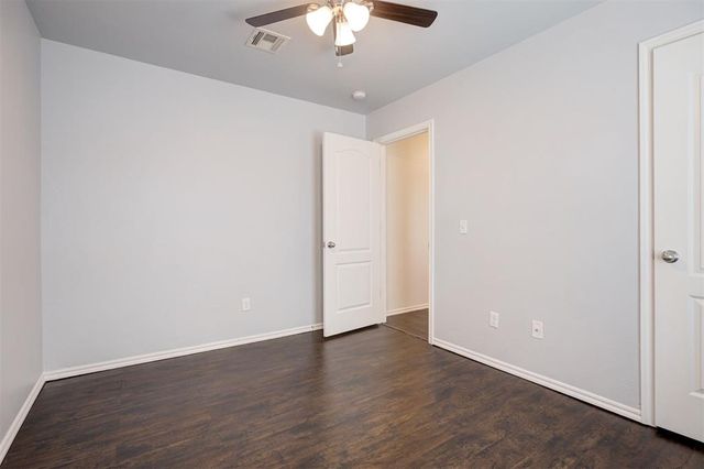 2801 Thompson Farm Lane, Yukon, OK 73099