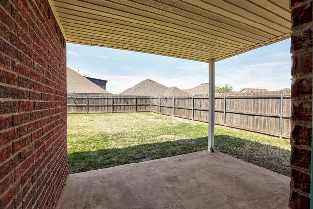 2801 Thompson Farm Lane, Yukon, OK 73099