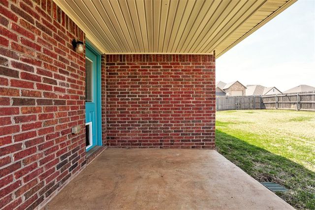 2801 Thompson Farm Lane, Yukon, OK 73099