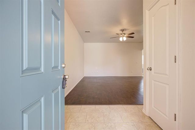 2801 Thompson Farm Lane, Yukon, OK 73099