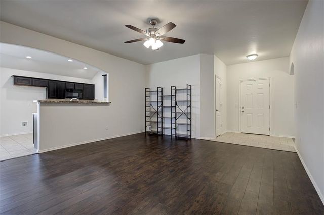 2801 Thompson Farm Lane, Yukon, OK 73099