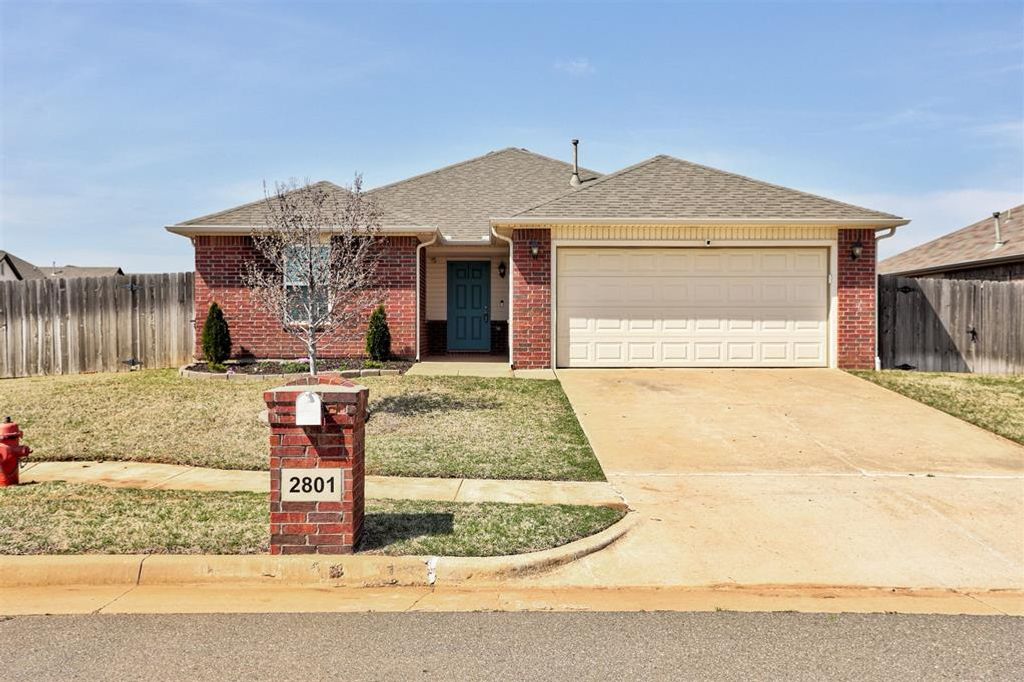 2801 Thompson Farm Lane, Yukon, OK 73099