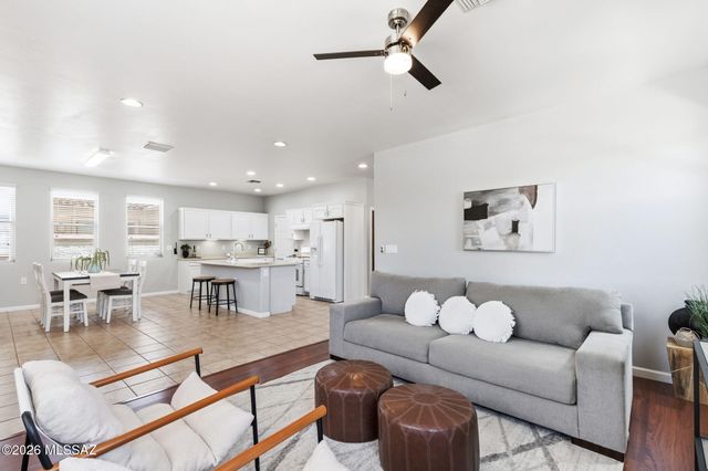 10134 S Azure Surrey Drive, Vail, AZ 85641