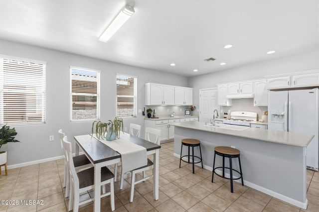 10134 S Azure Surrey Drive, Vail, AZ 85641
