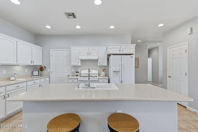 10134 S Azure Surrey Drive, Vail, AZ 85641