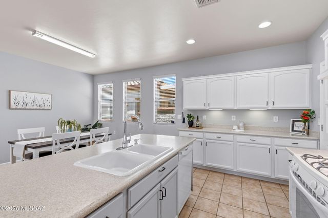 10134 S Azure Surrey Drive, Vail, AZ 85641
