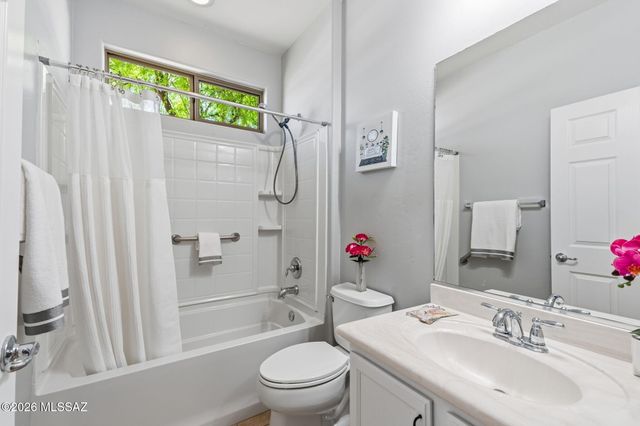 10134 S Azure Surrey Drive, Vail, AZ 85641
