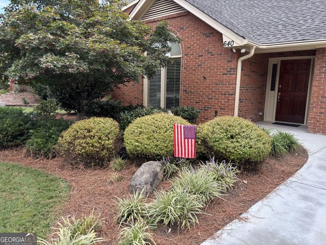 640 Brickleberry Court, Roswell, GA 30075