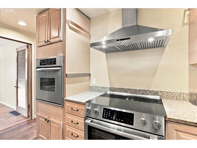 4510 WILLAMETTE Dr, Vancouver, WA 98661