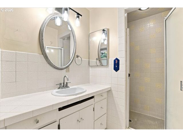 4510 WILLAMETTE Dr, Vancouver, WA 98661