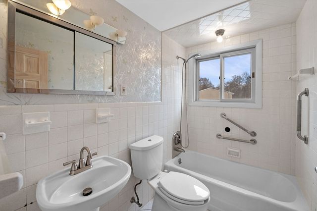 11 Netherton Ave, Beverly, MA 01915