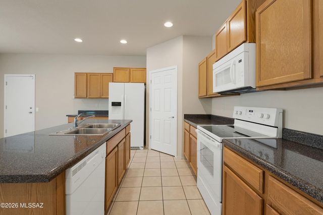 10912 E Midnight Moon Lane, Tucson, AZ 85747