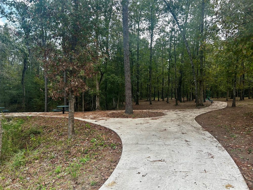 1595 County Road 632, Dayton, TX 77535